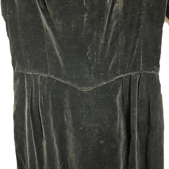 Vintage 1950s Black Form Fitting Dress with Wide Neck Opening Sz 13 - Picture 3 of 7